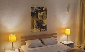 Sunflower Apartment Near Kyiv Airport & Railway Station & Center City!